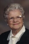 Helen Lillian  Straubel